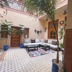 3* Pensión Jenan Adam